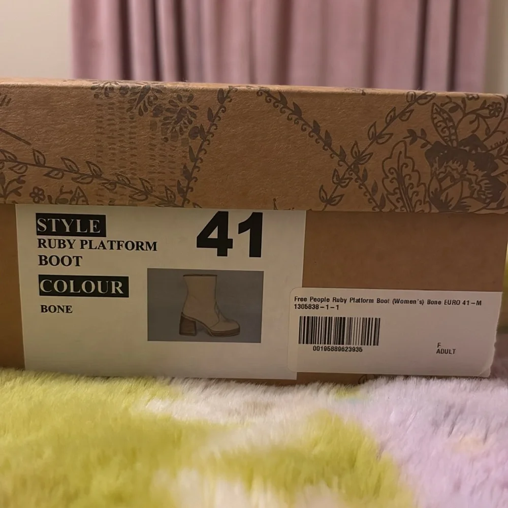 Free People cream ankle